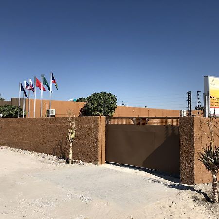 City Lodge Etosha Omuthiya Exteriör bild