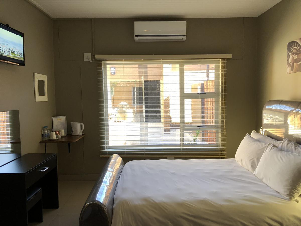 City Lodge Etosha Omuthiya Exteriör bild