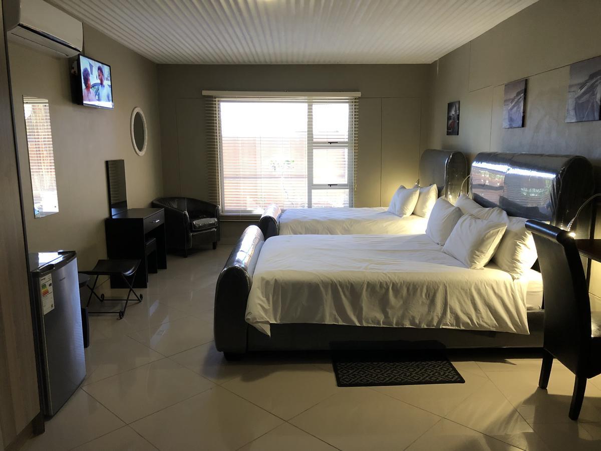 City Lodge Etosha Omuthiya Exteriör bild