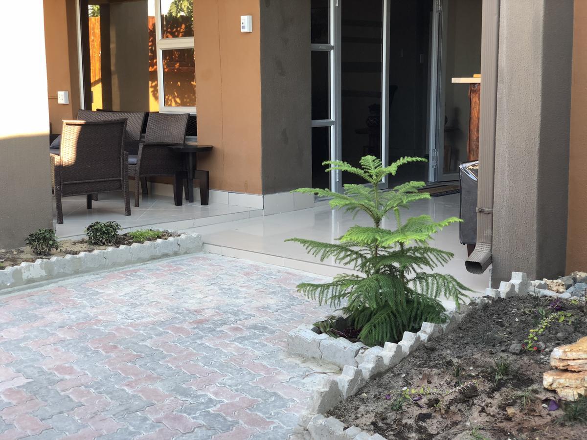 City Lodge Etosha Omuthiya Exteriör bild